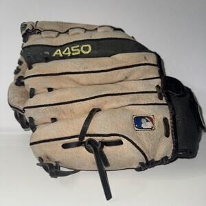 Wilson A450 11” All Position Youth Baseball Leather Glove Mitt RHT